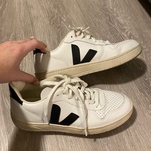 Veja V10 White and Navy sneaker